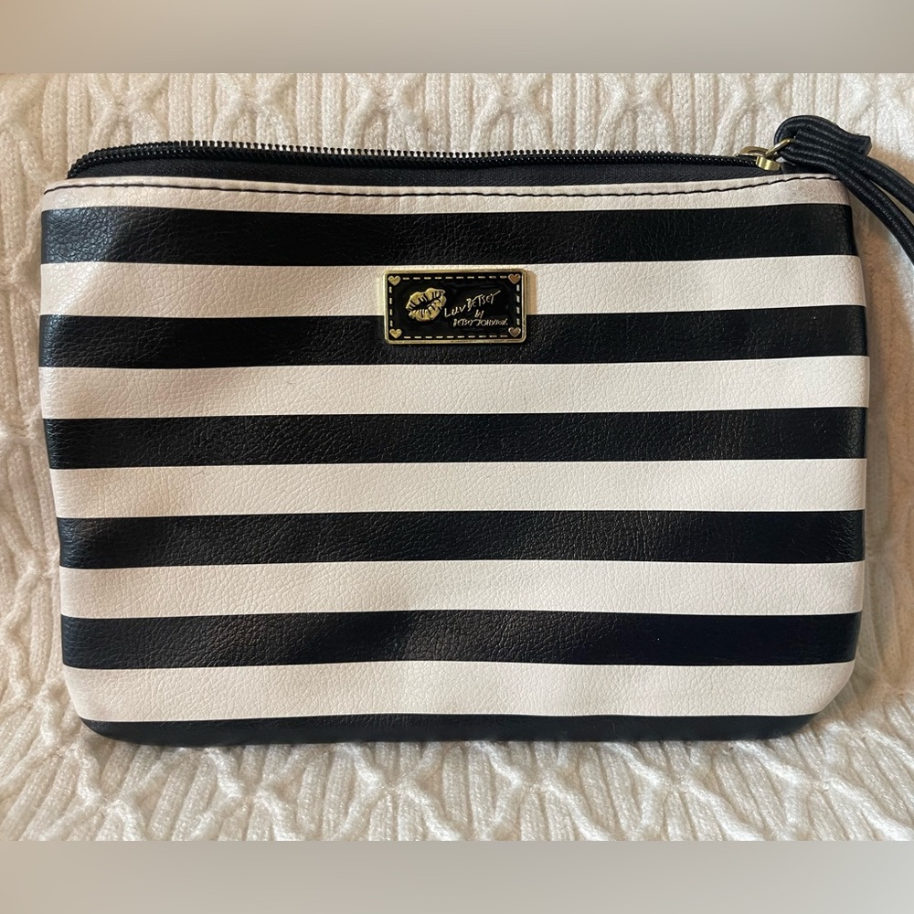 Luv Betsey by Betsey Johnson wristlet